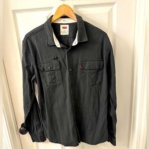 Men’s Levi button up shirt